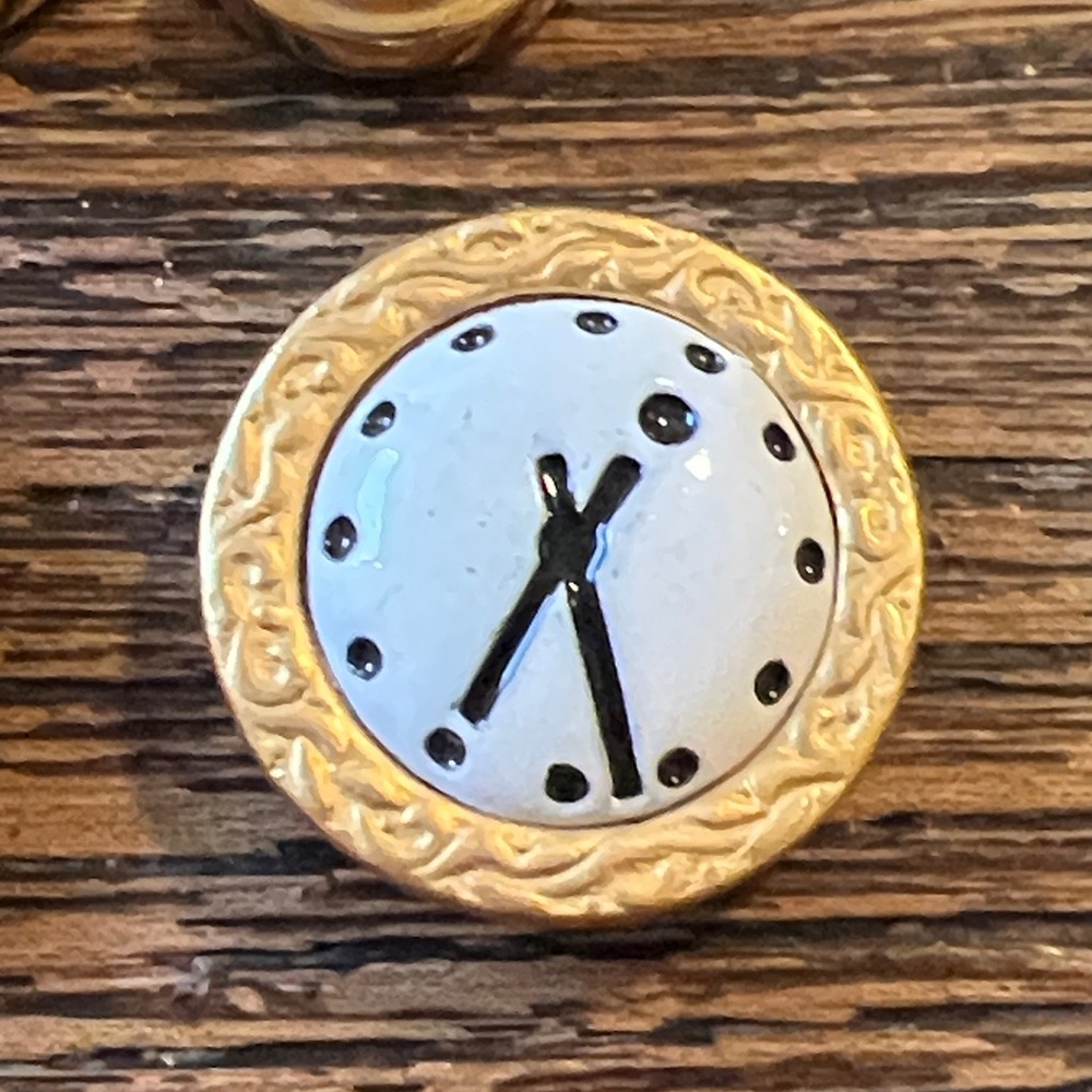 Lot 4 Vintage clock face & other lapel pins button covers ballon - Picture 2 of 5